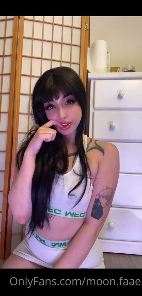 moon faae 完璧なモデル 写真