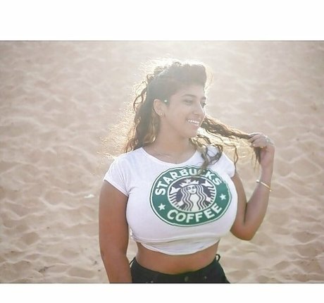 Yuval ポルノスター HD 画像