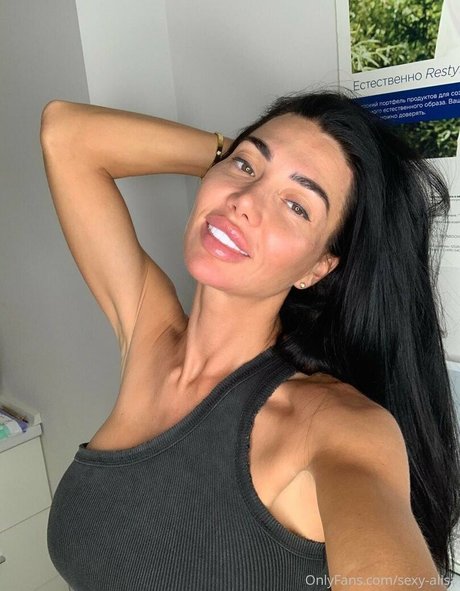 Sexy Alisa 独占ポルノスター 写真