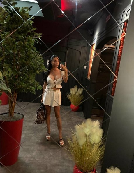 Sexy Alisa エロティックなスター 写真