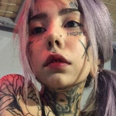 LinaTheCreator ポルノモデル 画像