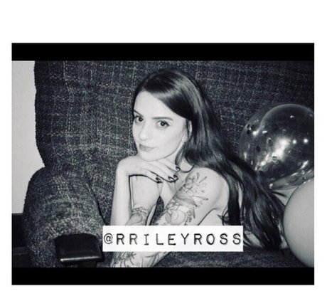 rrileyross lite ホット女優 写真