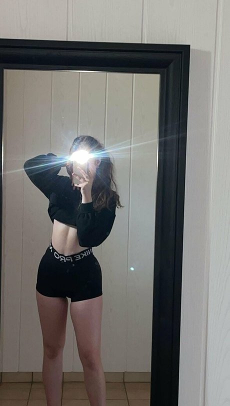 larissaxadventures エロティック女優 写真