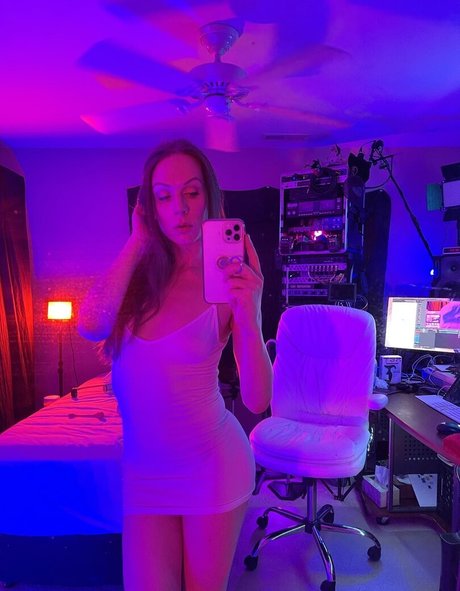 oliviawould HDモデル 画像