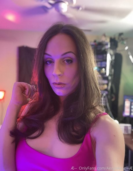 oliviawould アダルトモデル 写真