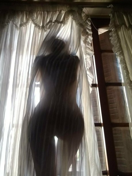 olesiana ポルノスター ヌード 写真
