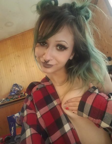 anarchomilk 裸の女優 写真