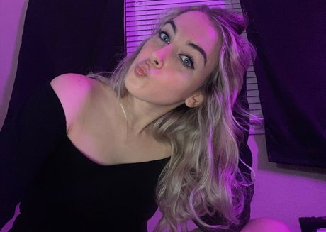 emilycc ポルノスター 写真