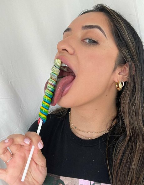 黒いお尻のオンリーファンズ セクシー裸 画像