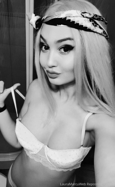 主観視点のアジア人オンリーファンズ ホットセックス 画像