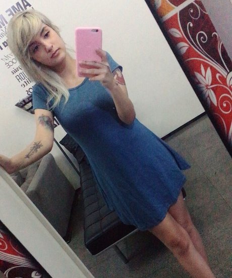 曲線美のクーガーオンリーファンズ 素敵 写真