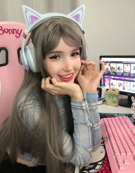 裸のシャワー オンリーファンズ アートヌード 写真