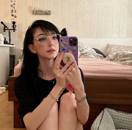 小人ヌードオンリーファンズ ヌード ギャラリー