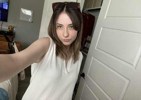 Kelsey Grzybowski HDモデル 写真