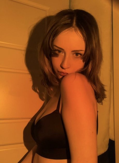 Kelsey Grzybowski HDスター 画像