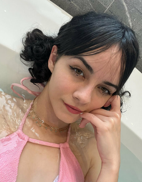 justroommates ホットモデル 画像