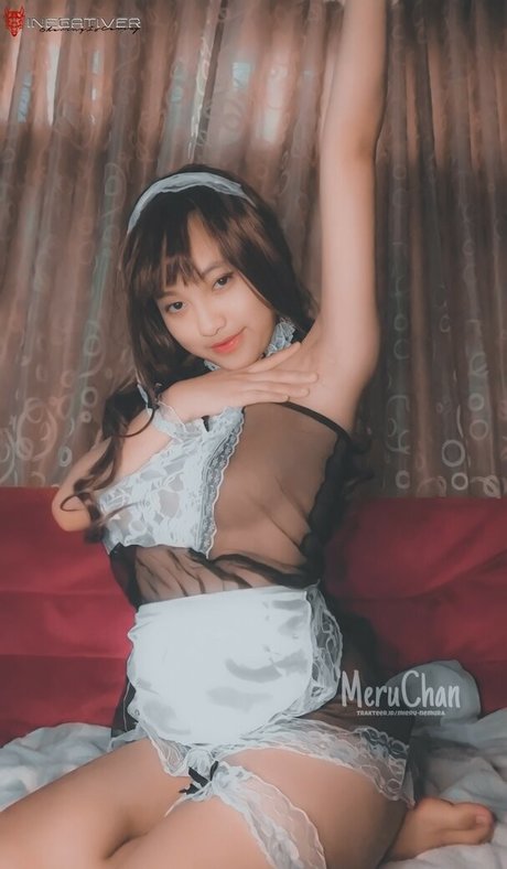 MeruChan スター ヌード 写真