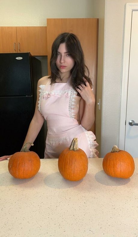 Lilac Love ポルノスター 写真