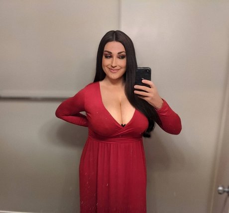 ThighHiBby ポルノモデル 写真