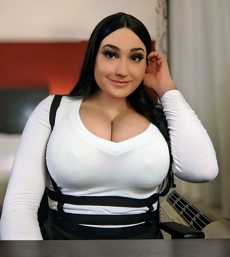 ThighHiBby スター ヌード 写真