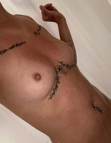 angeltwat セクシーなポルノスター ギャラリー