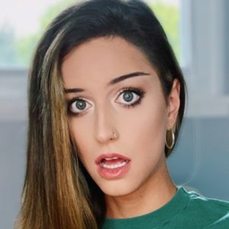 SophieSommers アダルトモデル 画像