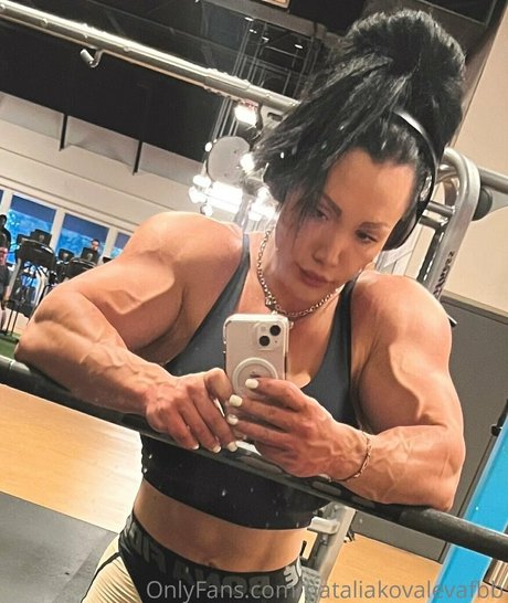 nataliakovalevafbb 素敵な女優 写真