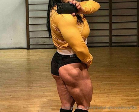 nataliakovalevafbb 素敵な女優 写真