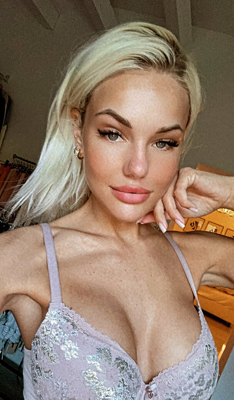 Sofya Zhuk スターセックス 画像
