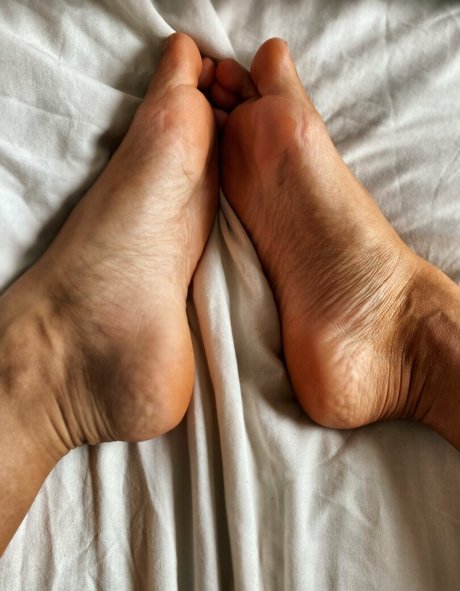ヨガパンツ オンリーファンズ アート裸 写真