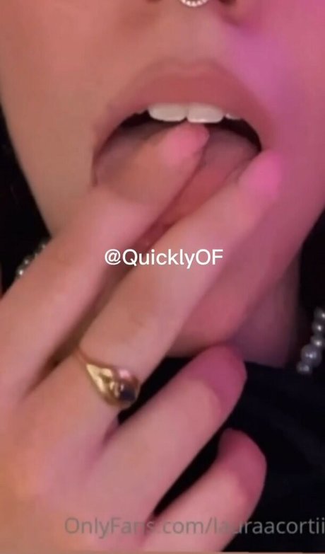 Laura Corti 高品質女優 写真