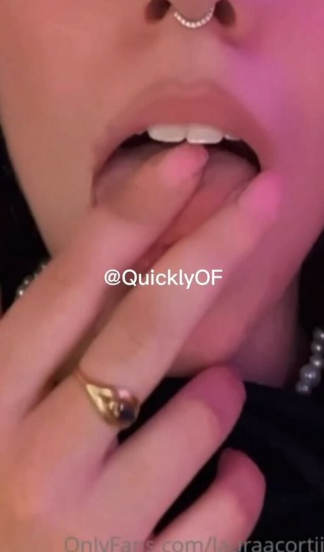 Laura Corti 完璧なスター 画像