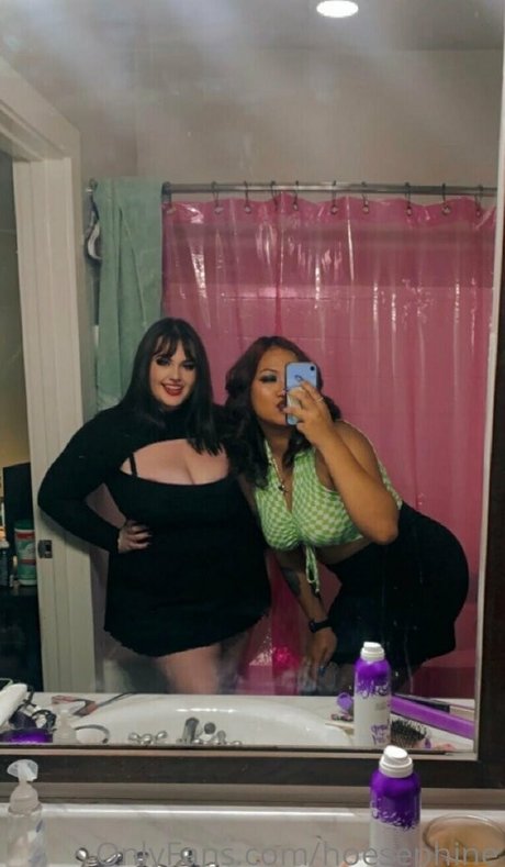 成熟した異人種間オンリーファンズ 無料ポルノ 画像