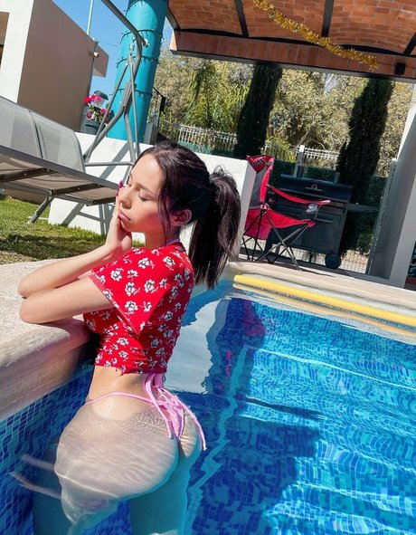 曲線美のラテン系オンリーファンズ ホットポルノ 写真