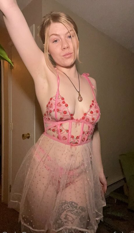 raspberry fairy ヌード女優 写真