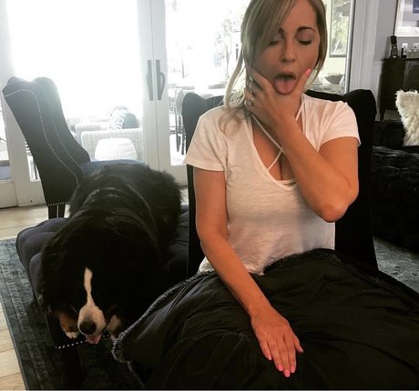 Tara Strong アダルトモデル アーカイブ