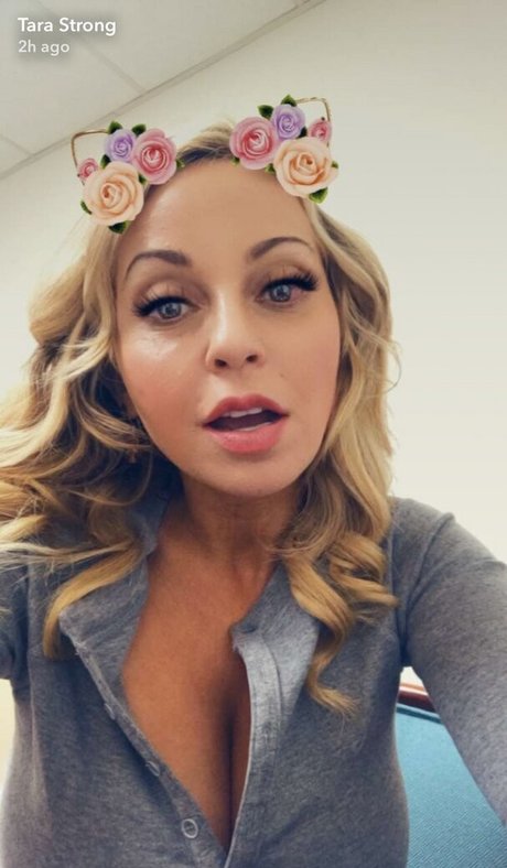 Tara Strong ヌード女優 写真