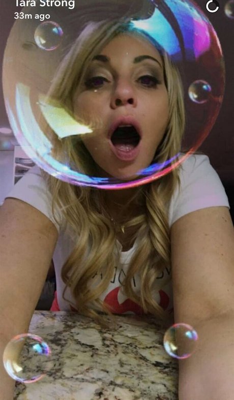 Tara Strong 素敵なモデル アーカイブ