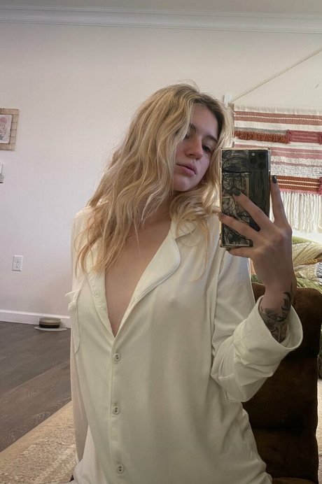 バニーオンリーファンズ アート裸 画像