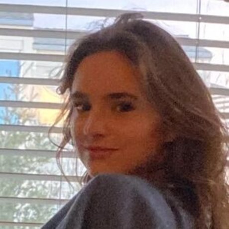 大きなお尻のラテン系オンリーファンズ セクシー 写真