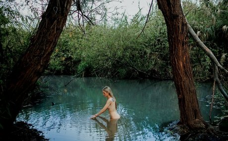 Nikol Lemme セクシーなスター 写真