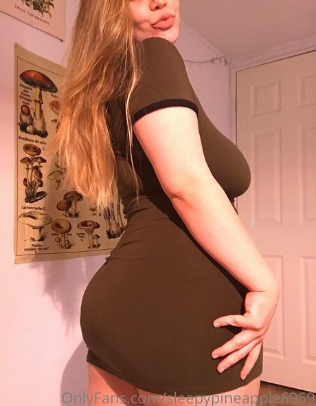 sleepypineapple6969 ポルノスター アダルト 画像