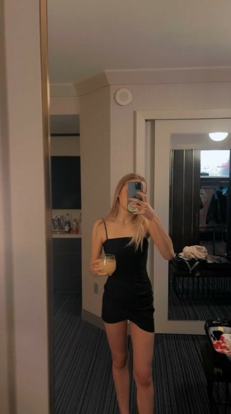 フェイシャルオンリーファンズ 美しい 写真