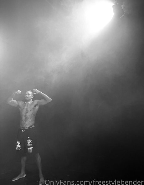 freestylebender ポルノモデル ギャラリー