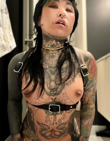 Sif Blvck エロティックなモデル 写真