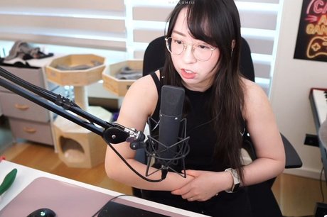 asmr 足 オンリーファンズ セックス 画像