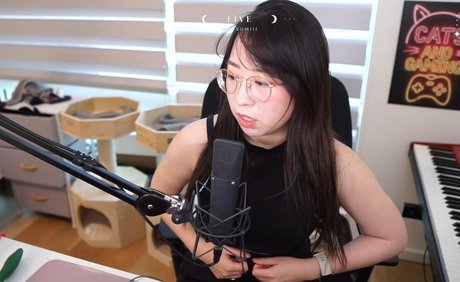 大学生のティーンオンリーファン ホット 画像
