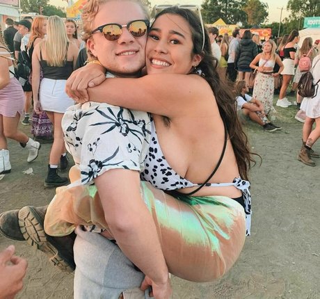 Lotti Loka スター xxx 画像