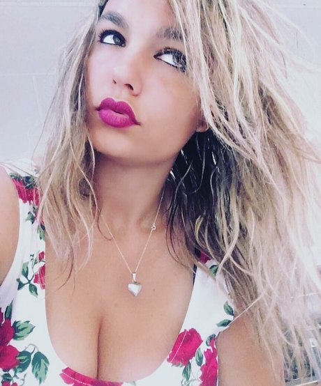 熟女中出しオンリーファンズ アート裸 ギャラリー