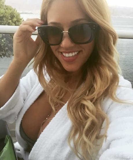 Nicolle A トップ女優 ギャラリー